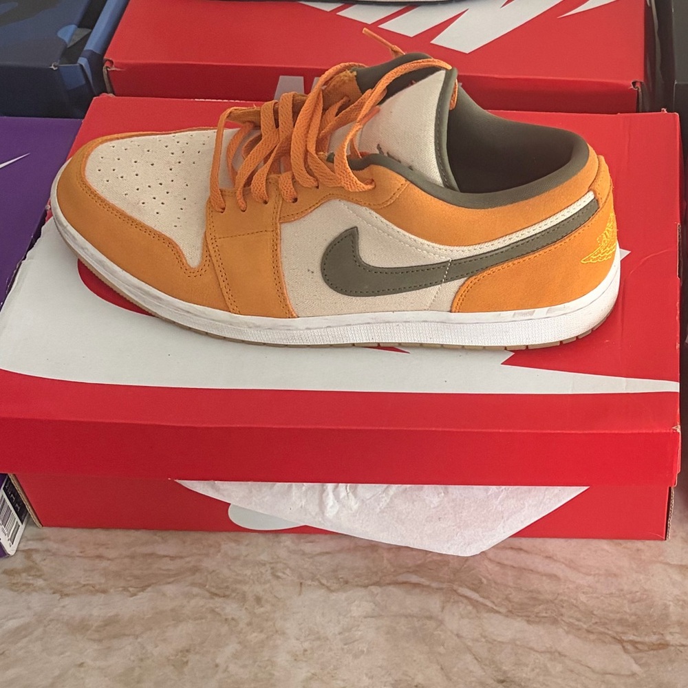 Nike Sneaker Set - Navy, White, Orange